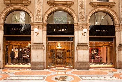 prada via melzi d'eril 30 googlre maps|prada the mall milano.